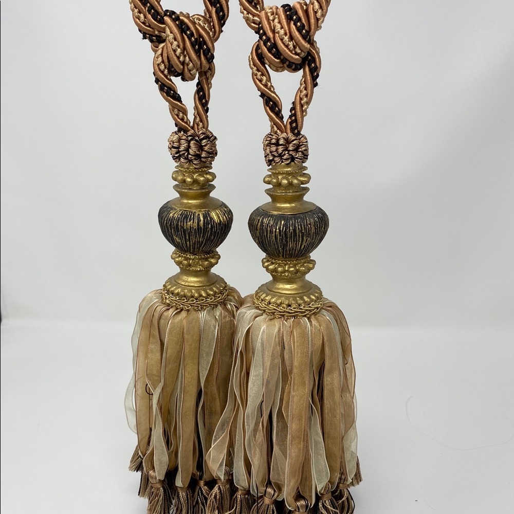 Curtain tie backs in gold/black/cream. Two in set.